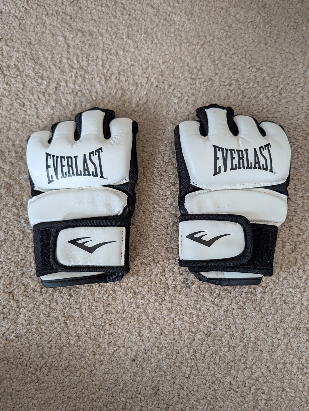 Everlast White and Black MMA/Training Gloves